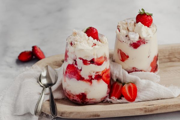 Makkelijk aardbeientoetje | eton mess met aardbei en mascarpone