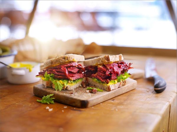 pastrami sandwich / The New York Deli