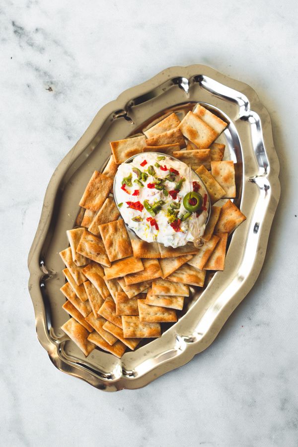 dirty martini dip met feta