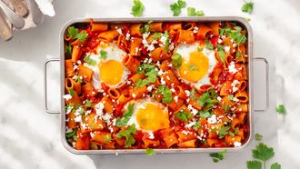 Shakshuka pasta uit de oven