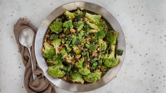 Gegrilde broccoli | Groente bijgerecht met pistachedressing