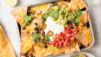 Nacho's met gehakt en kaas uit de oven