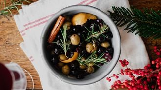 Gemarineerde olijven met cranberries