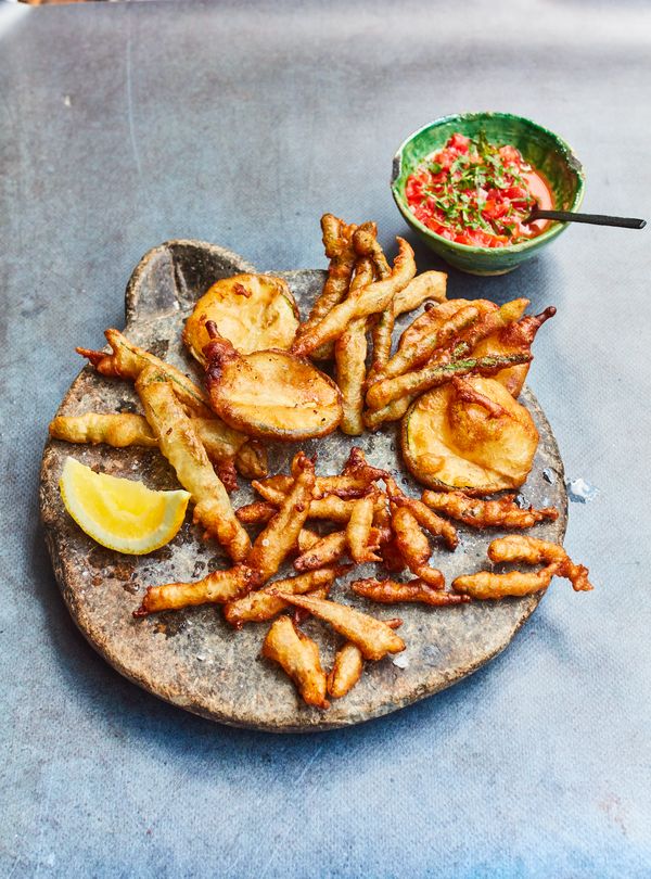 Fritto misto with salsa rioja by Bart van Olphen