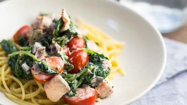 Spaghetti Met Zalm Spinazie En Creme Fraiche Culy (i wouldn't use it as a topping on things like tacos, though. spaghetti met zalm spinazie en creme fraiche