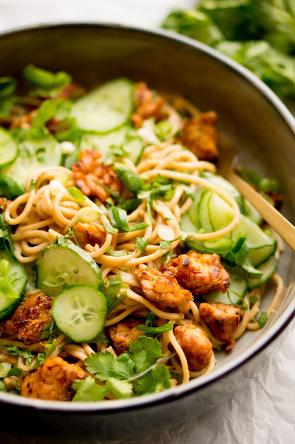 Noodles met tempeh