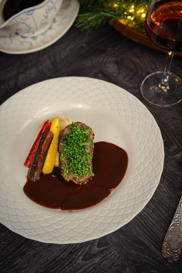 Kalfswang met aardpeerpuree