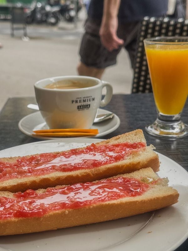 Pan con tomate