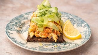 Roggebrood met rivierkreeftjes