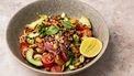 Salade met steak, avocado en citrus