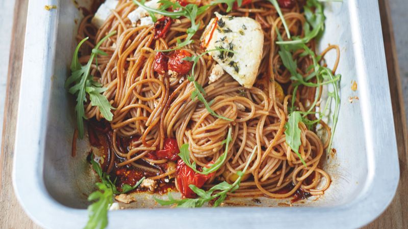 Speltspaghetti met trostomaatjes & gebakken ricotta van Jamie Oliver