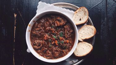 Wat Serveer Je Bij Stoofvlees Spoiler Bloemkoolrijst Friet En Meer Culy Nl