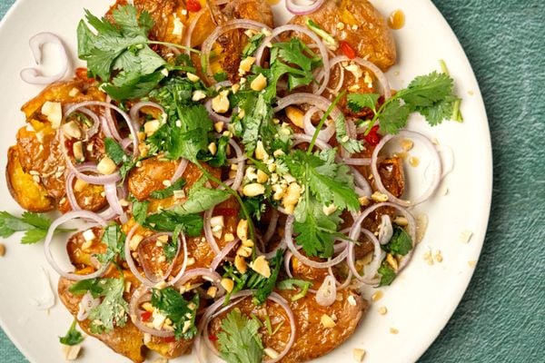 Smashed potatoes met Thaise dressing