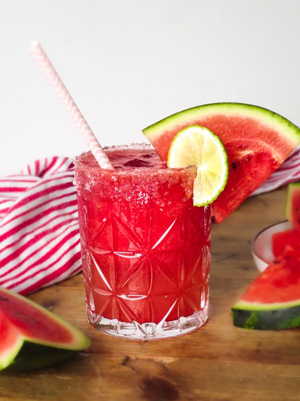 zomers drankje met watermeloen en rozenwater