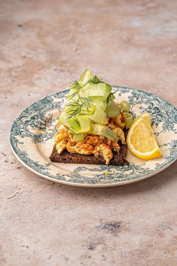 Roggebrood met rivierkreeftjes