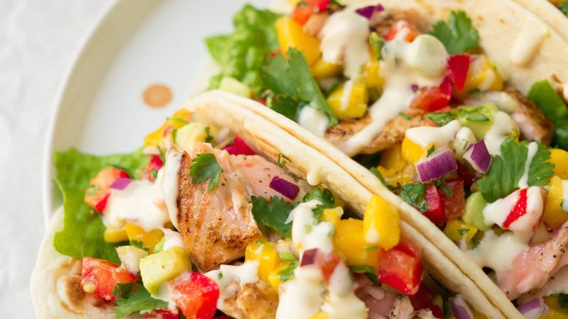 Taco's met zalm avocado-mangosalsa
