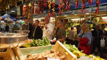 Chefkok op de markt in Mallorca