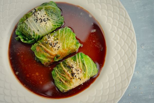 Gezonde Vietnamese loempia met koolbladeren