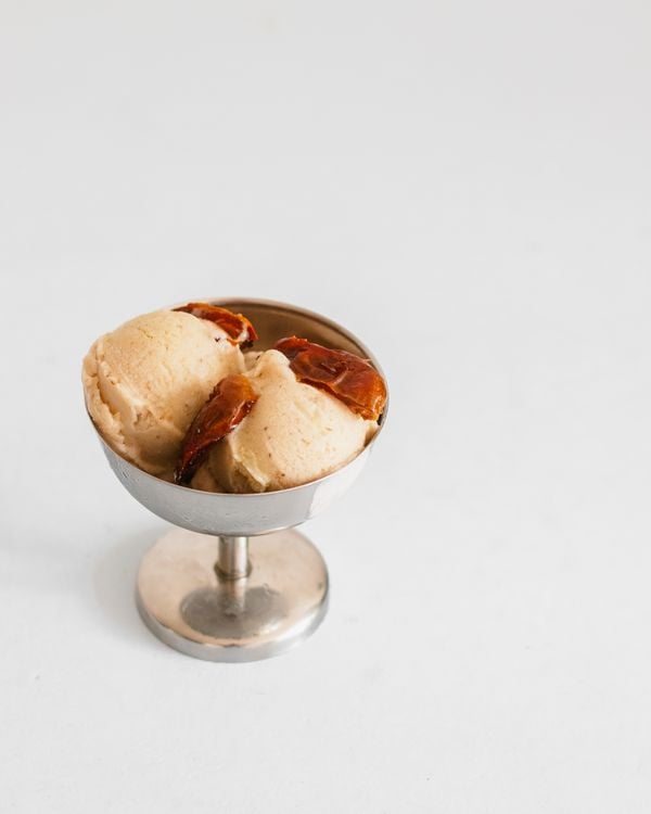 Bananenijs van overrijpe bananen met 1 ingrediënt