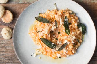 risotto met pompoen en bitterkoekjes